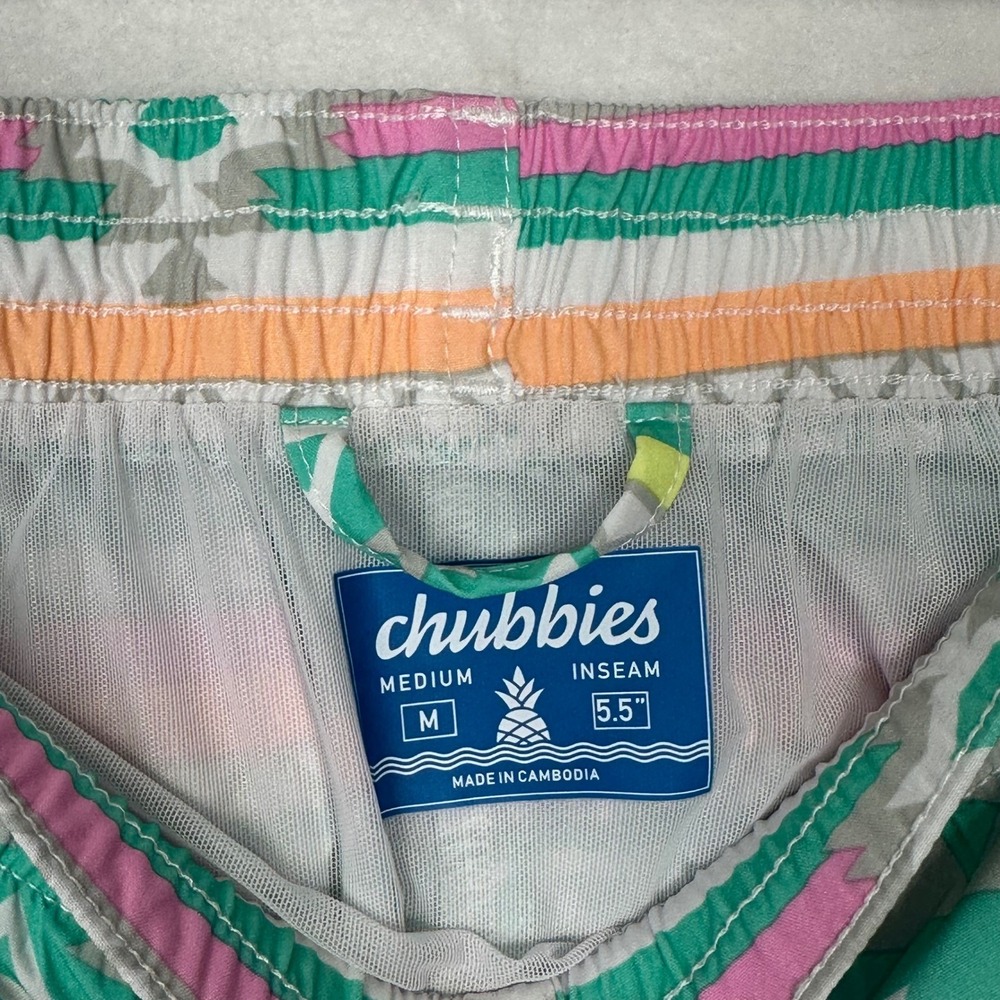 Chubbies Men's Swim Trunks Medium Green Aztec Print 5.5 Inseam - Picture 2 of 5